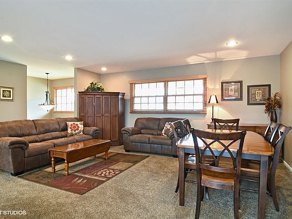 3rd image of 541 Northampton Cir