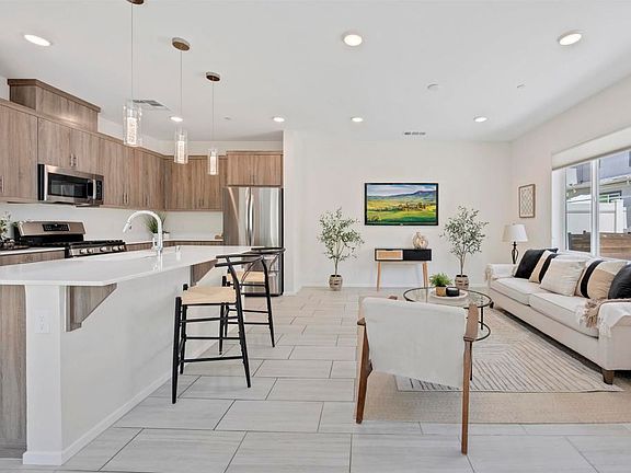 5th image of 35103 Vine Pl