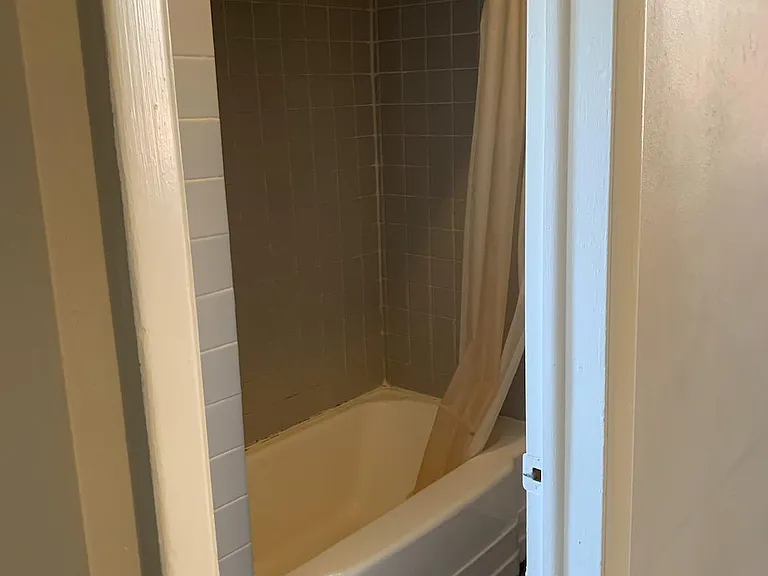 5631 Northumberland St #2 — Photo 8