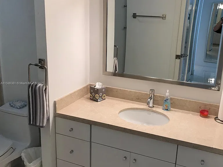 100 Lincoln Rd #808 — Photo 16