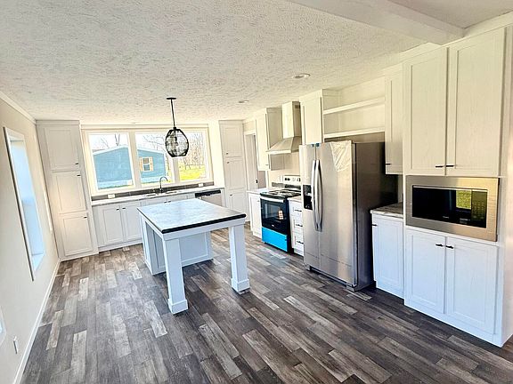 4th image of 1135 Upper Brush Creek Rd