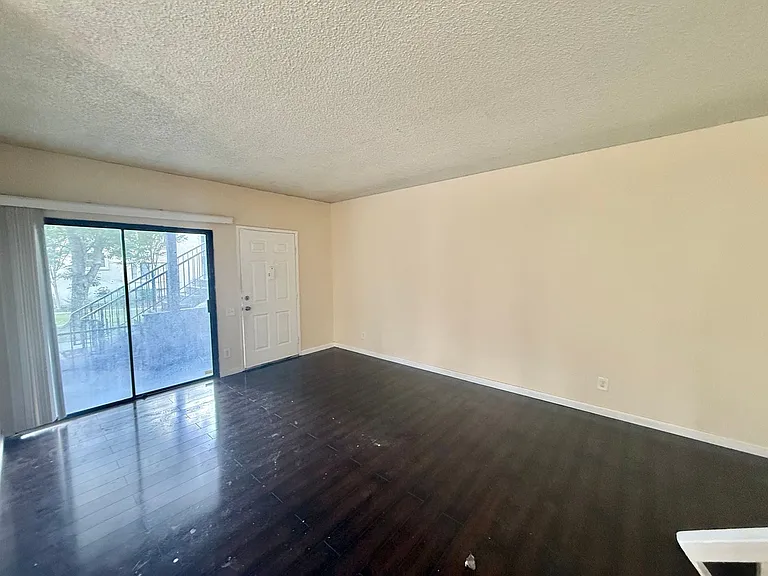 3129 Kenland Dr — Photo 2