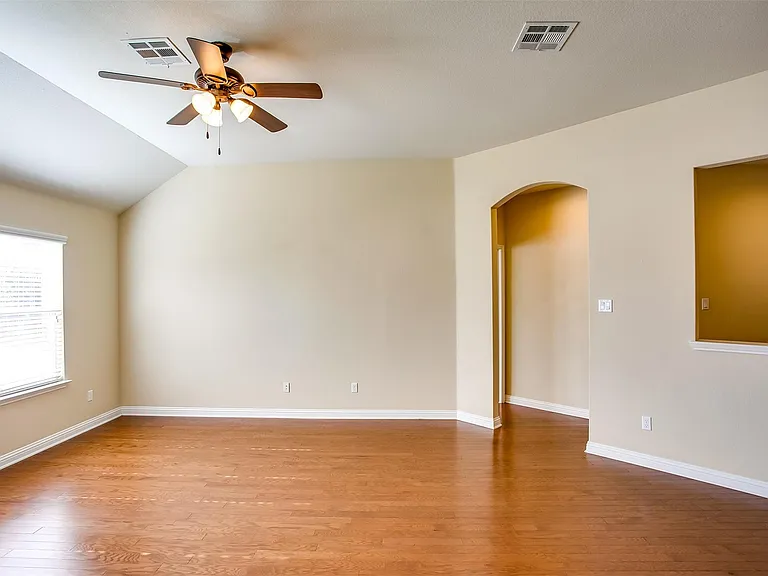 1721 Elaina Loop — Photo 9