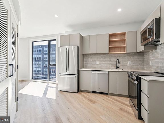 5th image of 3748-9 Lancaster Ave #211