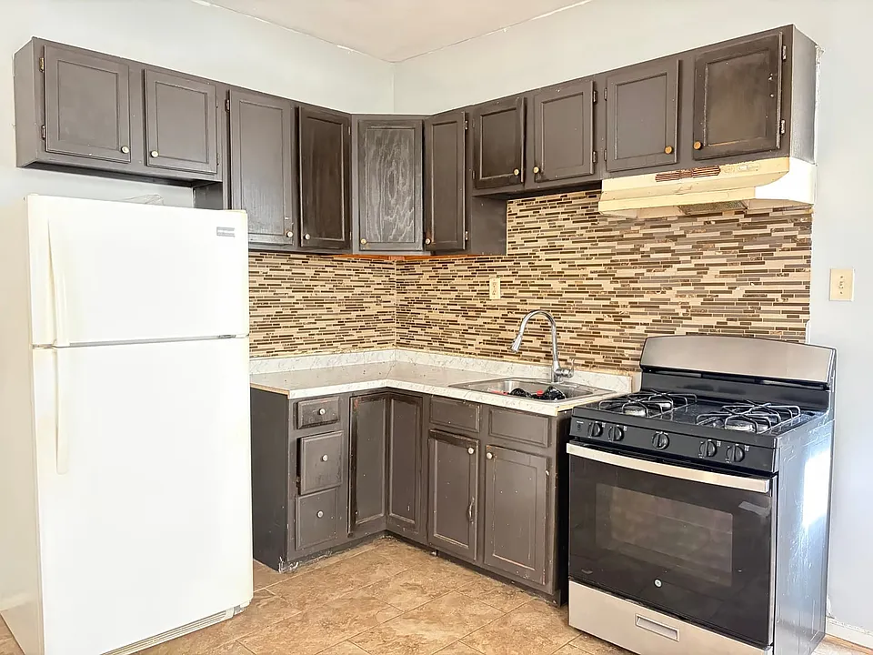 183 Wegman Pkwy #2