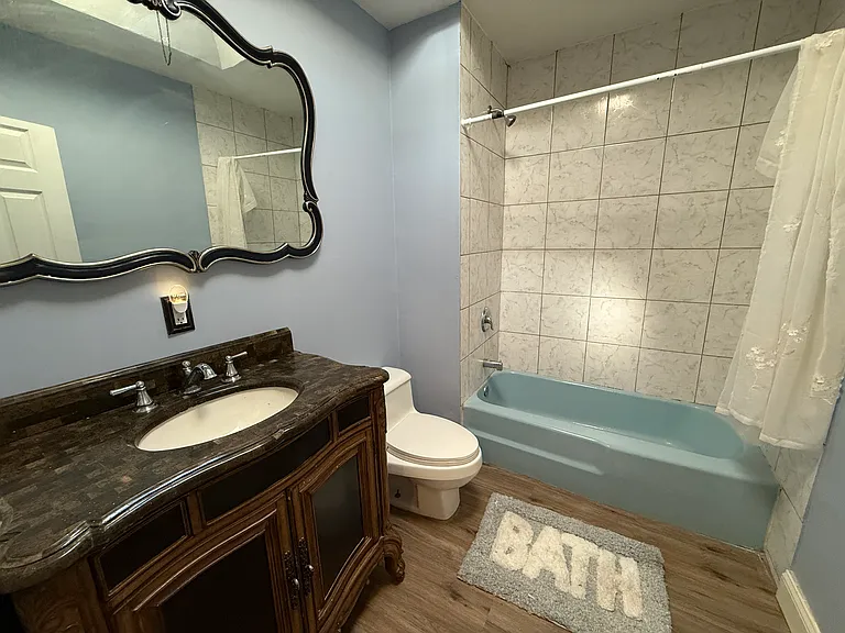 212 E Sheldon St — Photo 19