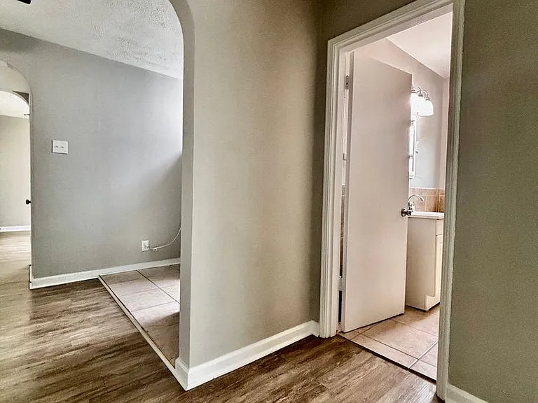 523 Hadley Avenue — Photo 12