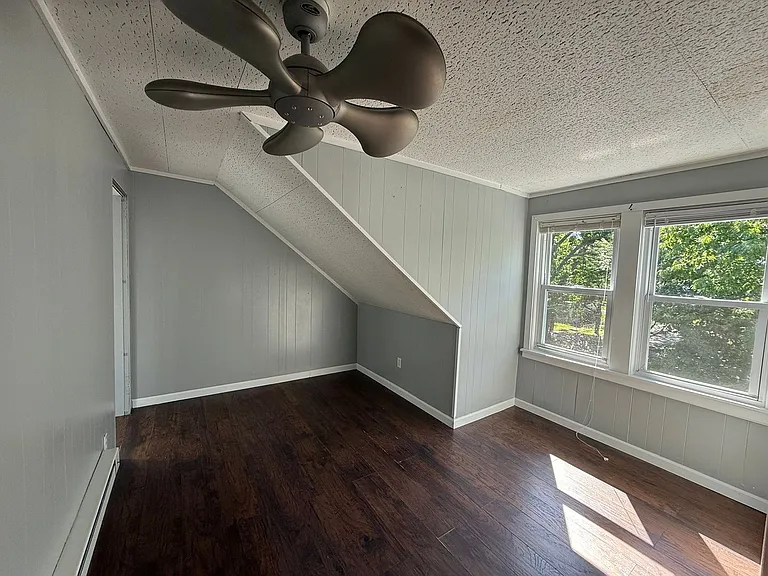 24 Davis Street — Photo 10
