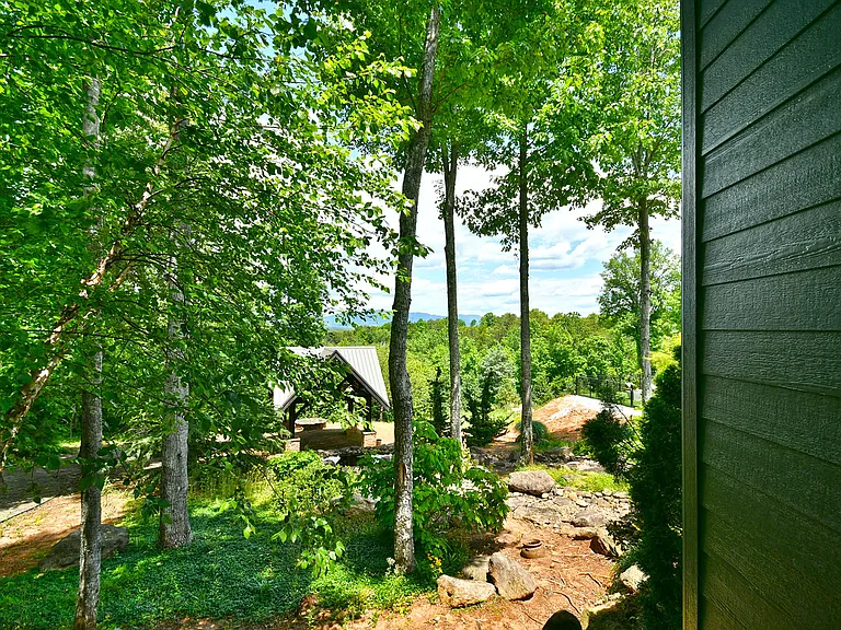 101 N Henderson Rd — Photo 7