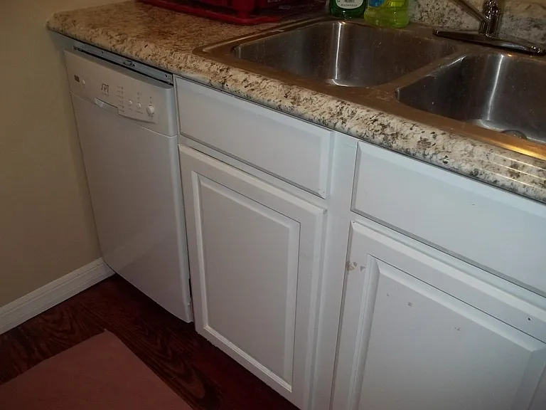 1151 Bender Ave — Photo 5