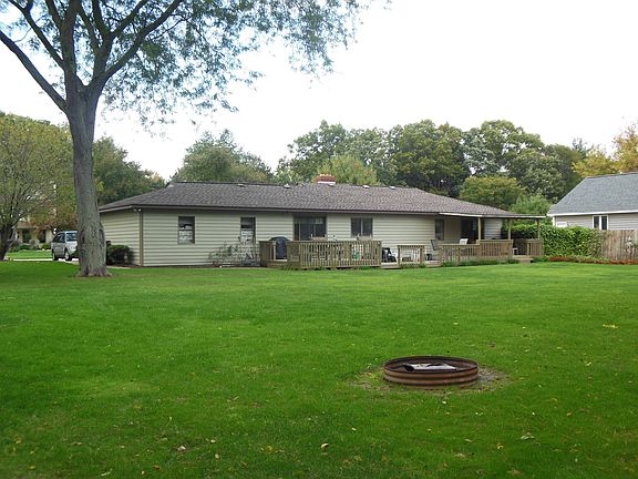 4th image of 2634 Pineview Dr NE
