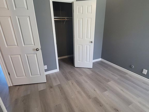 5th image of 527 E Caney St #L