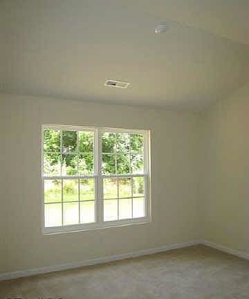 4th image of 1506 Village Crest Dr