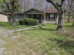 1009 Roysden Rd, Jamestown, TN 38556