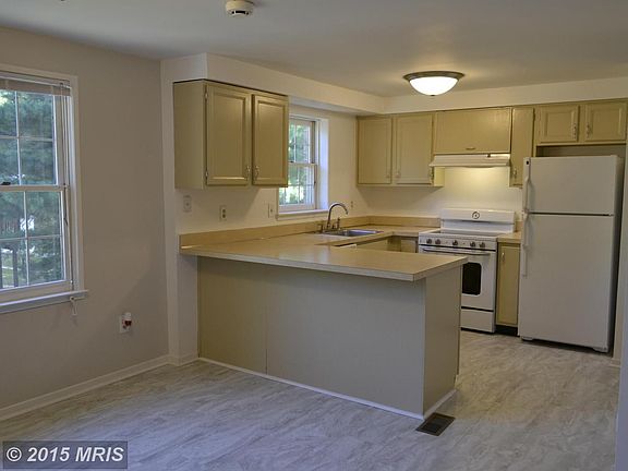Kitchen and table space