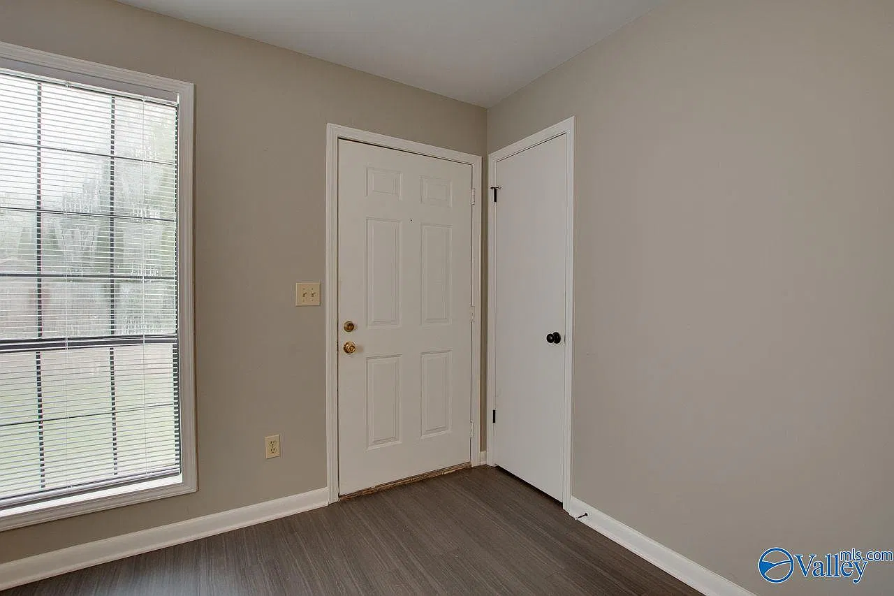 2 bed, 1.0 bath, 633 sqft, $1,150 — Photo 2