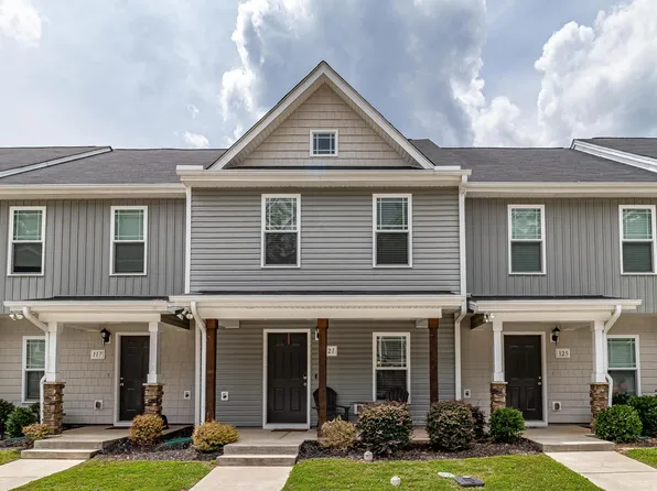 121 Longleaf Pine St, Clayton, NC 27527