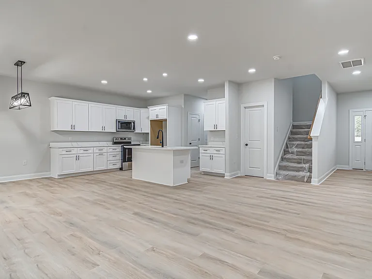 4721 Ridgefall Rd — Photo 3