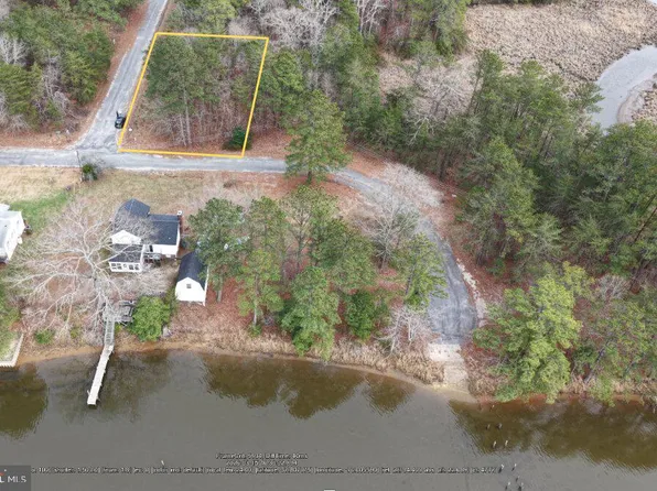 4 Jefferson St, Lancaster, VA 22503