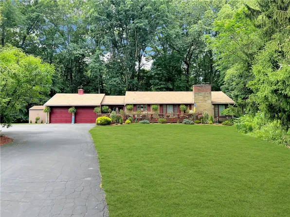 3075 W State St, New Castle, PA 16101