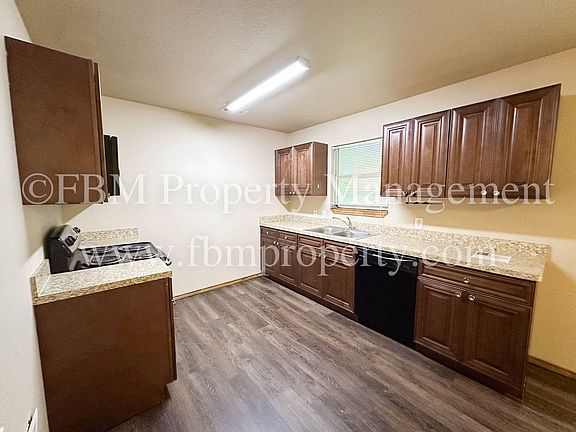 4th image of 506 SW Highway 34 #D