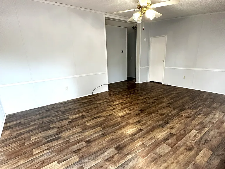 112 Josie Ct — Photo 3