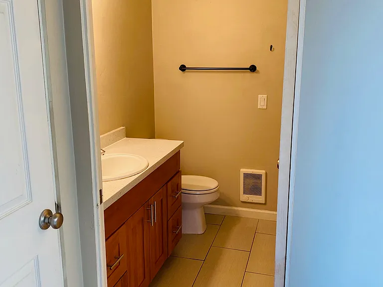 1226 Taylor Ave N #1 — Photo 19