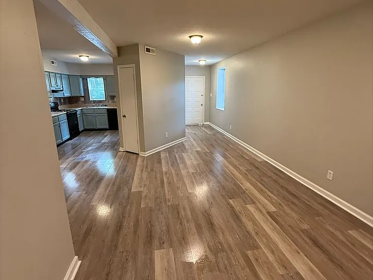 Castle Terrace Apartments — Photo 2