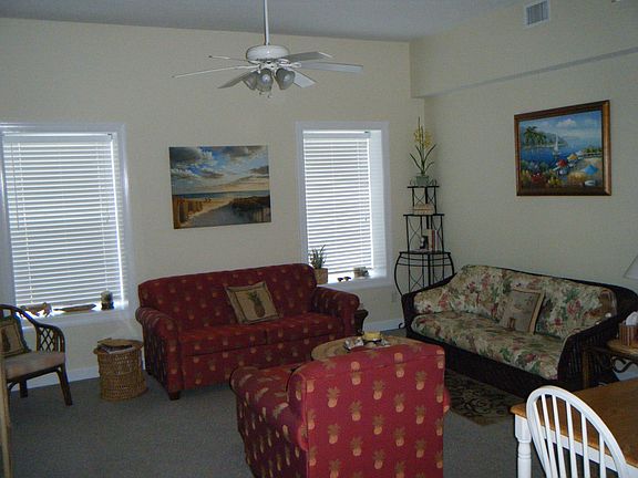 5th image of 2651 S Fletcher Ave #B