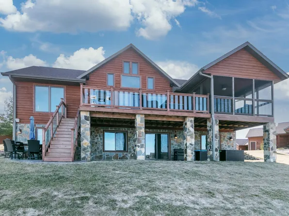 N8428 Lookout Point Ct, New Lisbon, WI 53950