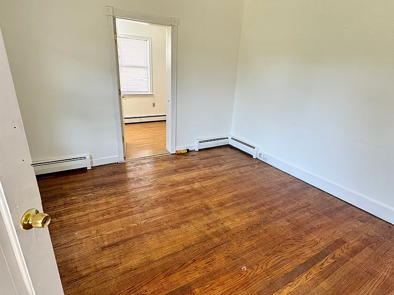 18 Union Ave — Photo 5