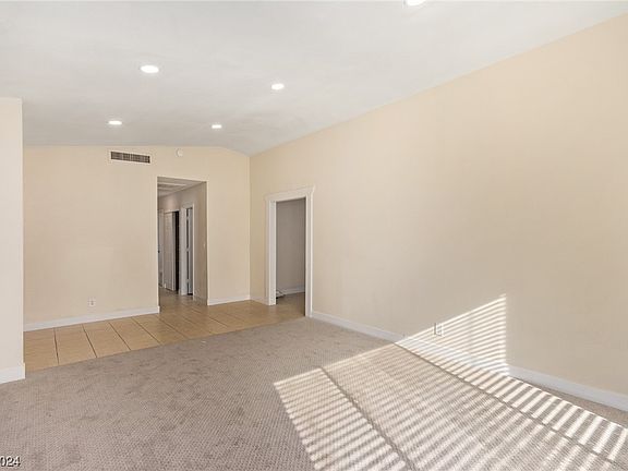 5th image of 317 Greenfield Ln