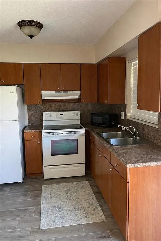 2 bed, 1.0 bath, 2265 sqft, $2,000 — Photo 2