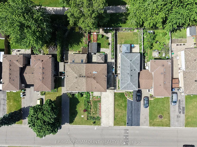 47 Cloverdale Dr — Photo 42