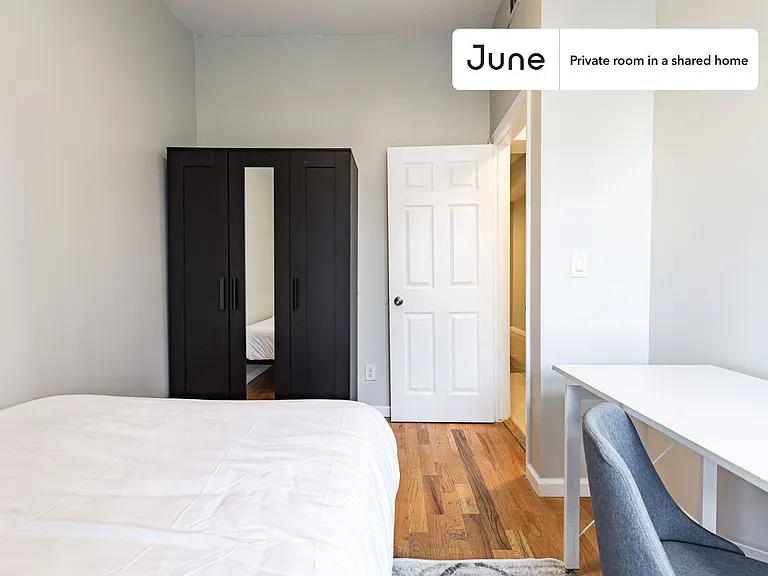 362 Parkside Ave #B — Photo 3
