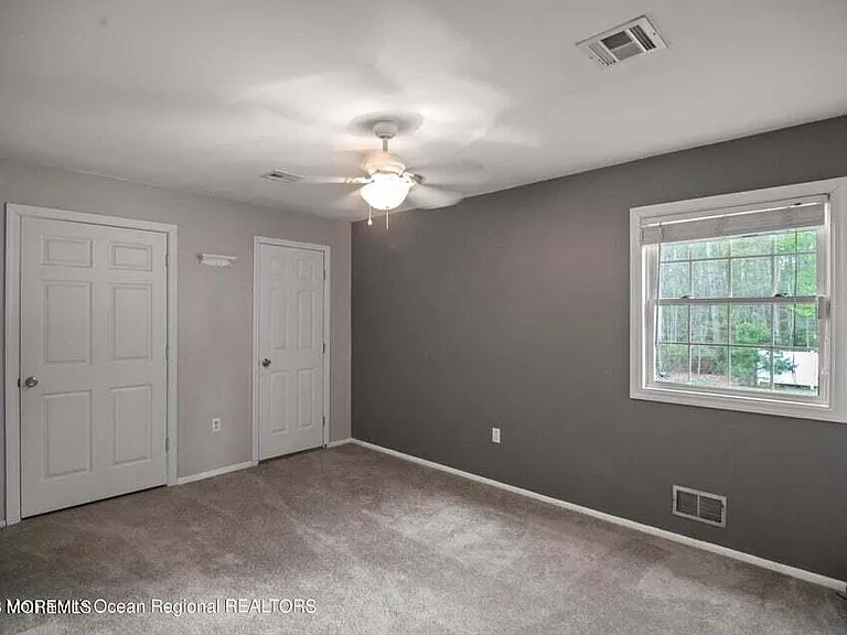 46 Walter Dr — Photo 15