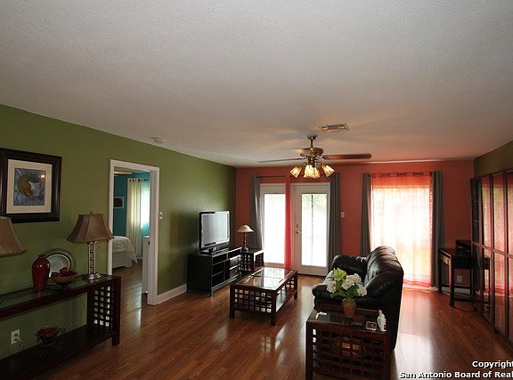 4th image of 8926 Island View St