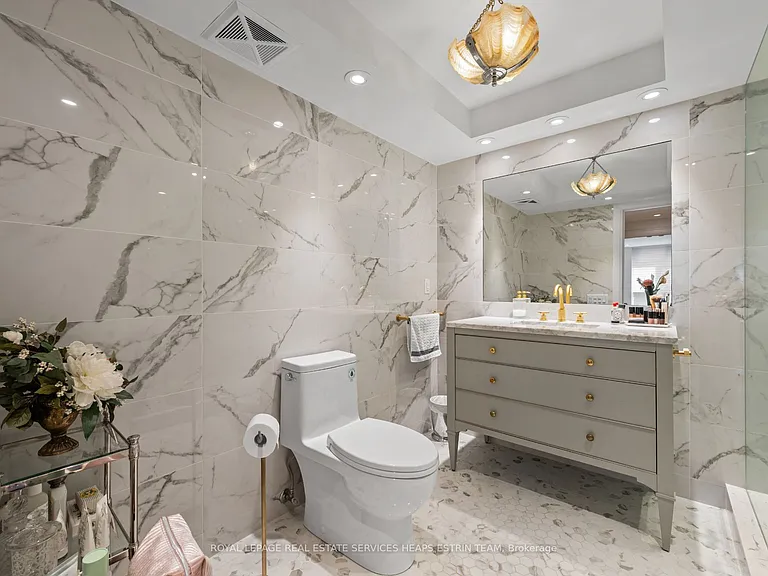 225 Davenport Rd #401 — Photo 22