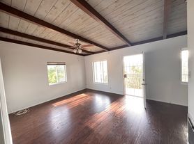 2073 Monte Vista Dr, Vista, CA