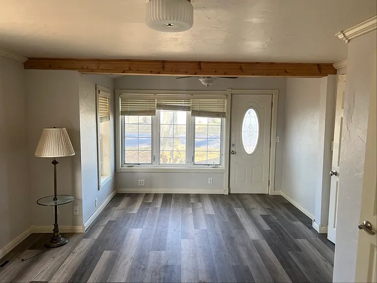 1005 E Main St — Photo 5