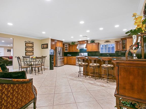 4th image of 539 Fernshaw Dr
