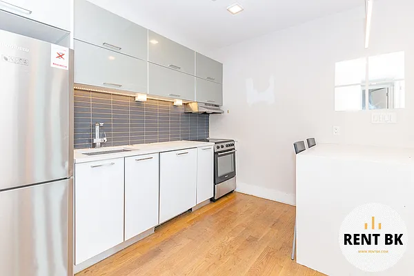 Rented by RENTBK LLC | media 2