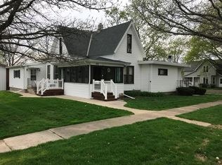 230 NW Washington St, Hopedale, IL 61747