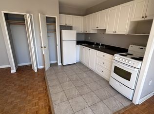 76 Liberty St S #304, Clarington, ON L1C2N7