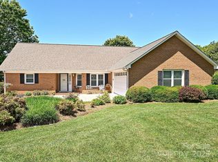 202 Cameron Dr, Kings Mountain, NC 28086