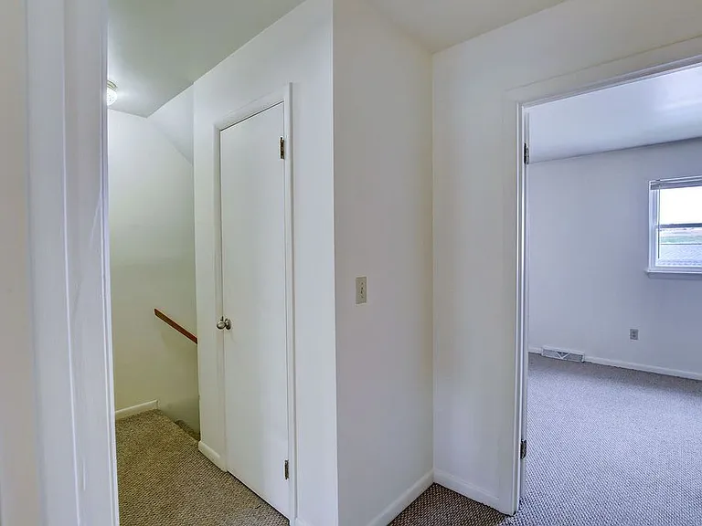 8 Devon Ct — Photo 10