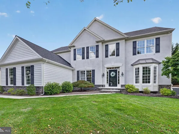 4 Hansel Rd, Newtown, PA 18940