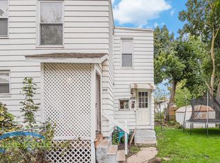 1004 Chatham St NW, Grand Rapids, MI 49504