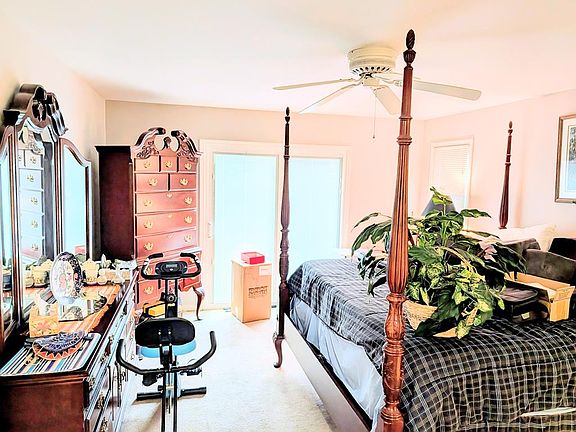 4th image of 446 E Cove Rd