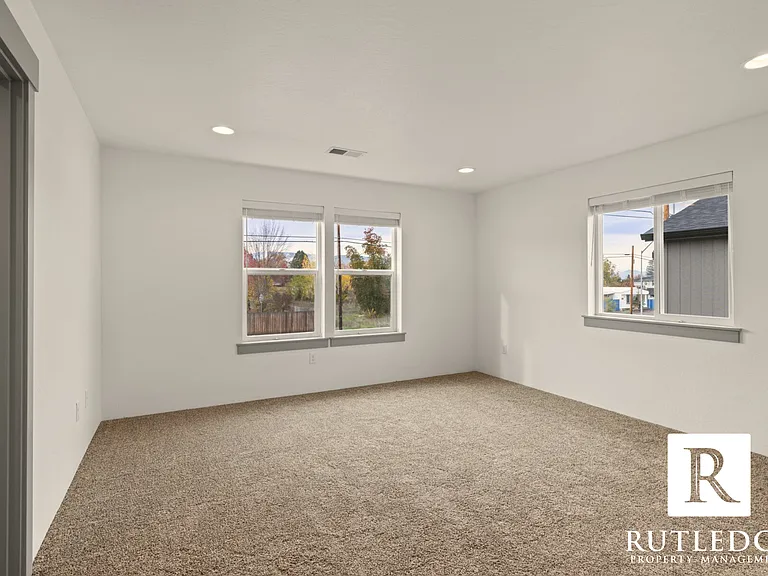 363 Lozier Ln — Photo 12
